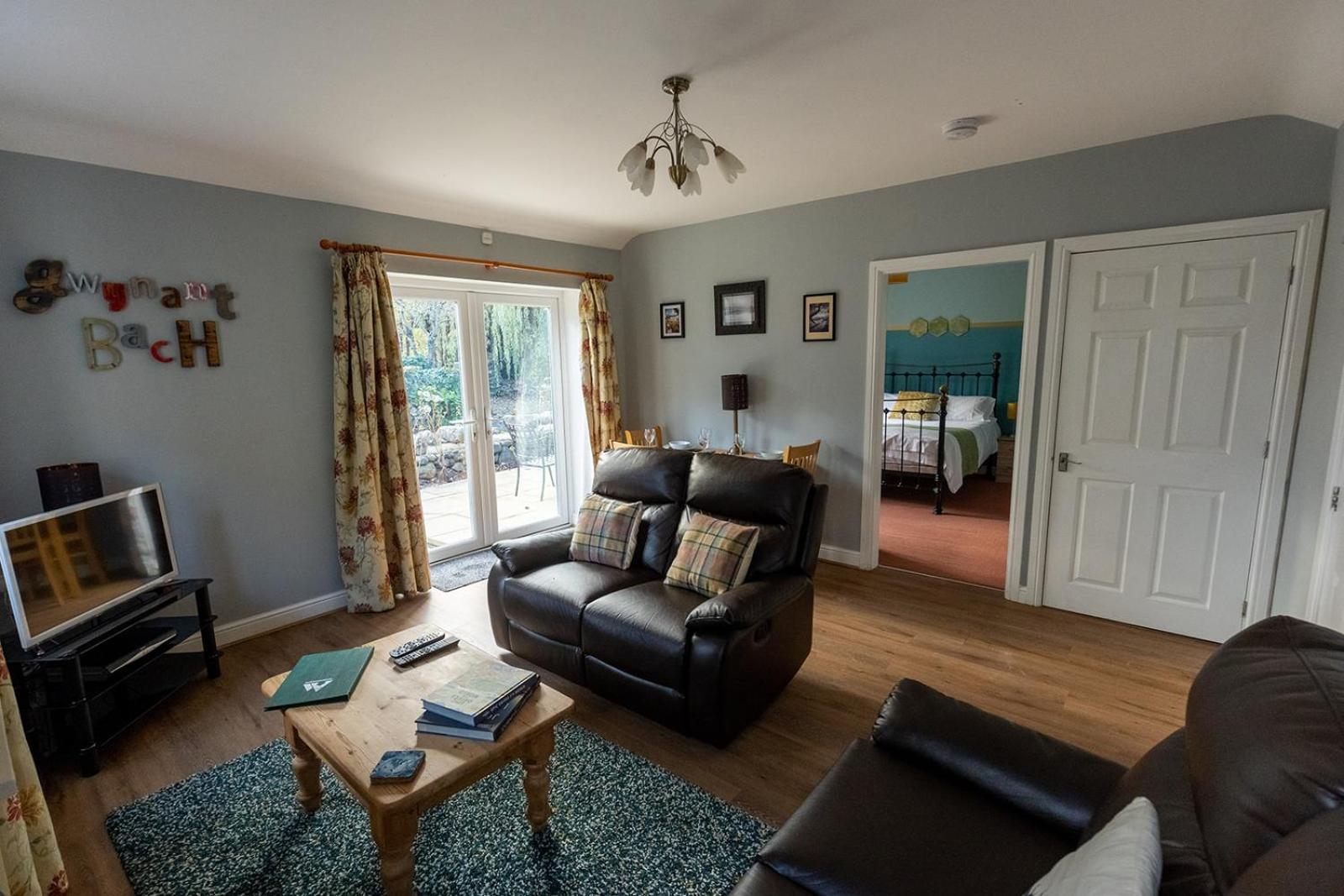 Gwynant Bach - Cosy 2 Bed Bungalow Cottage In Snowdonia National Park, Conwy, North Wales Exterior photo